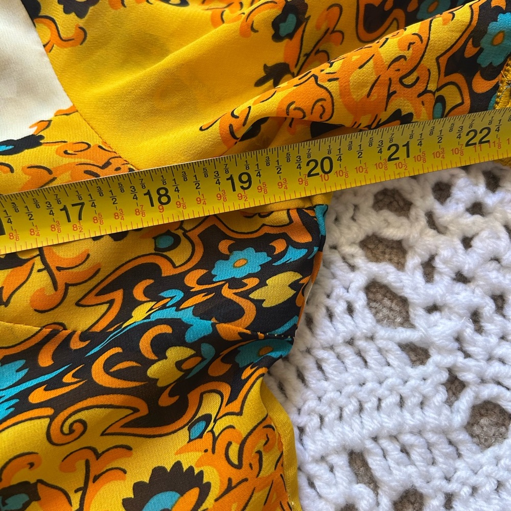 Umgee Tunic Size M Crochet Bohemian Bell Sleeves Yellow Layering Boutique - Picture 9 of 11